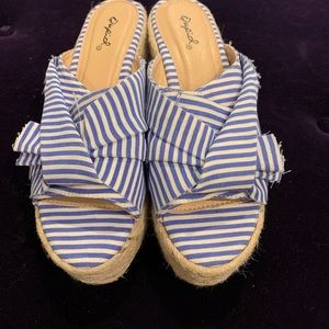 NWOT QUPID BLUE +WHTE PLATFORM ESPADRILLES/size7